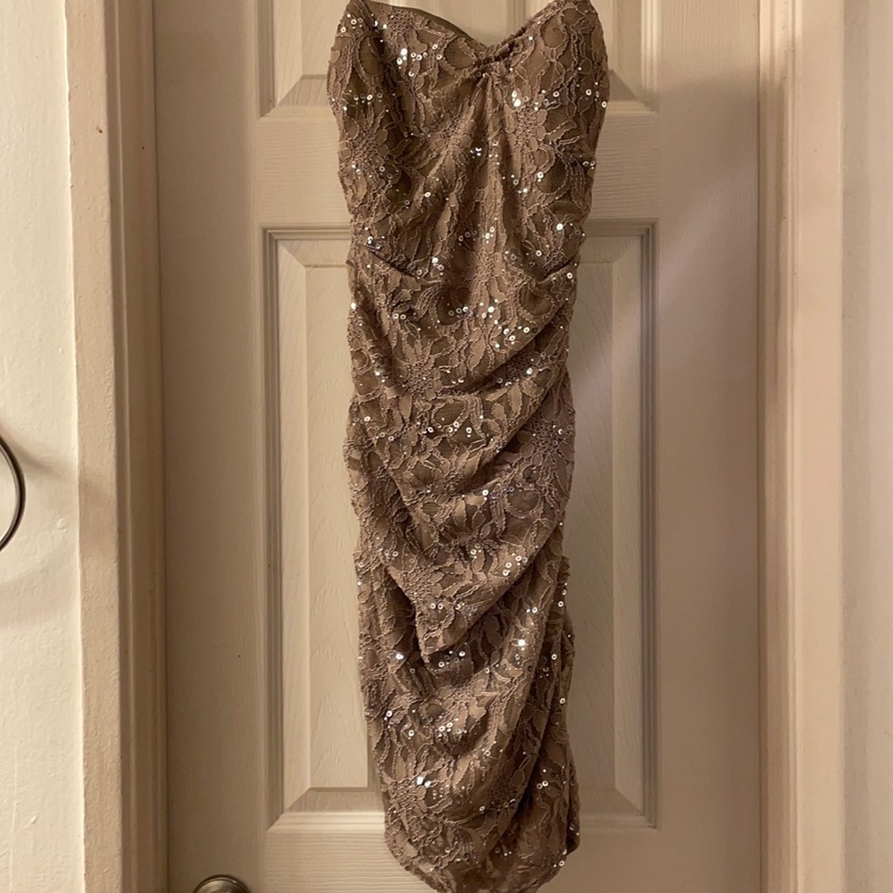 Women’s dress strapless